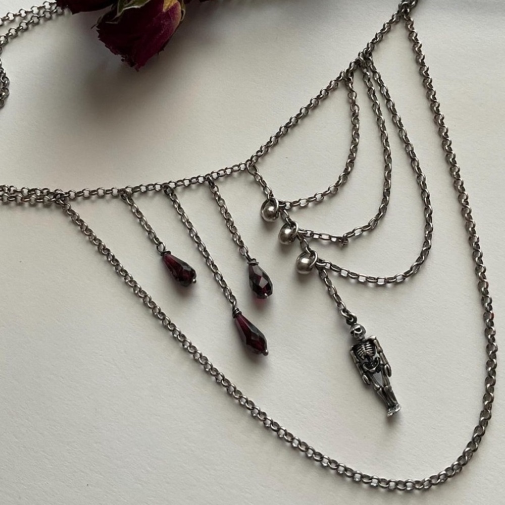 Elegant sterling silver with garnet Chain Necklace with Red Accents